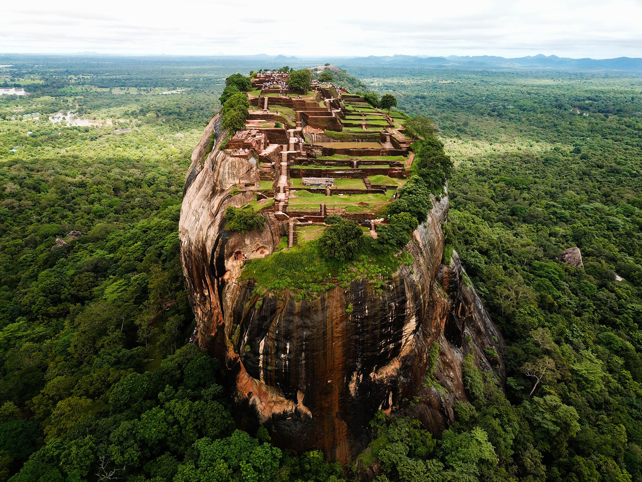Sigiriya, Rocher du Lion.jpg